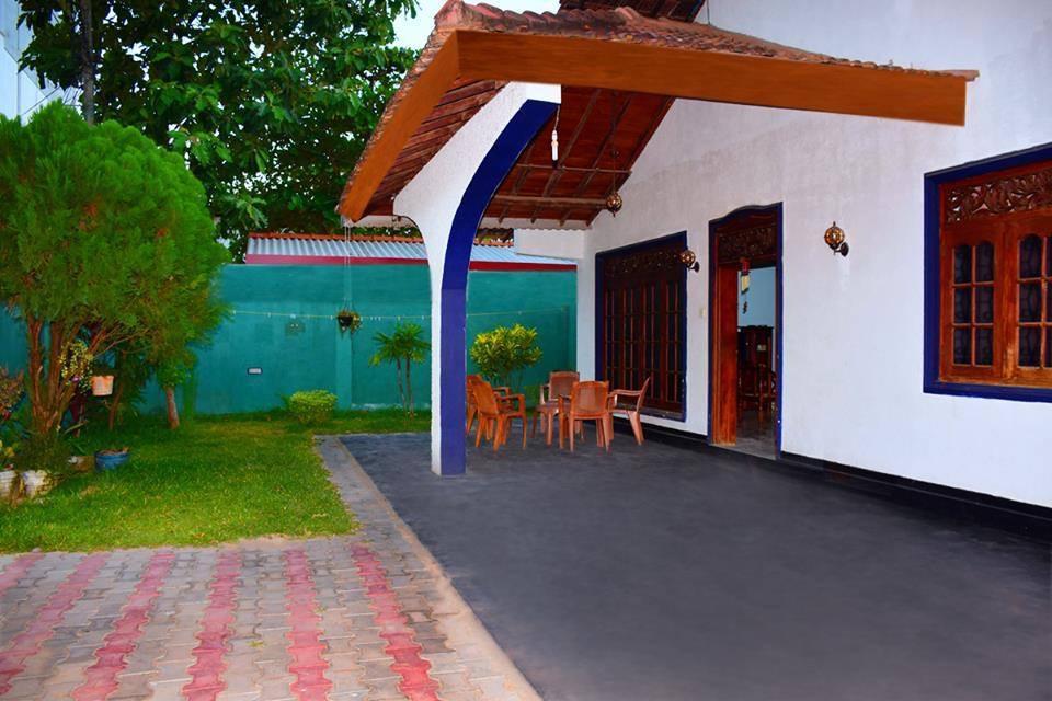 Gold Coast Resort Weligama Exterior photo